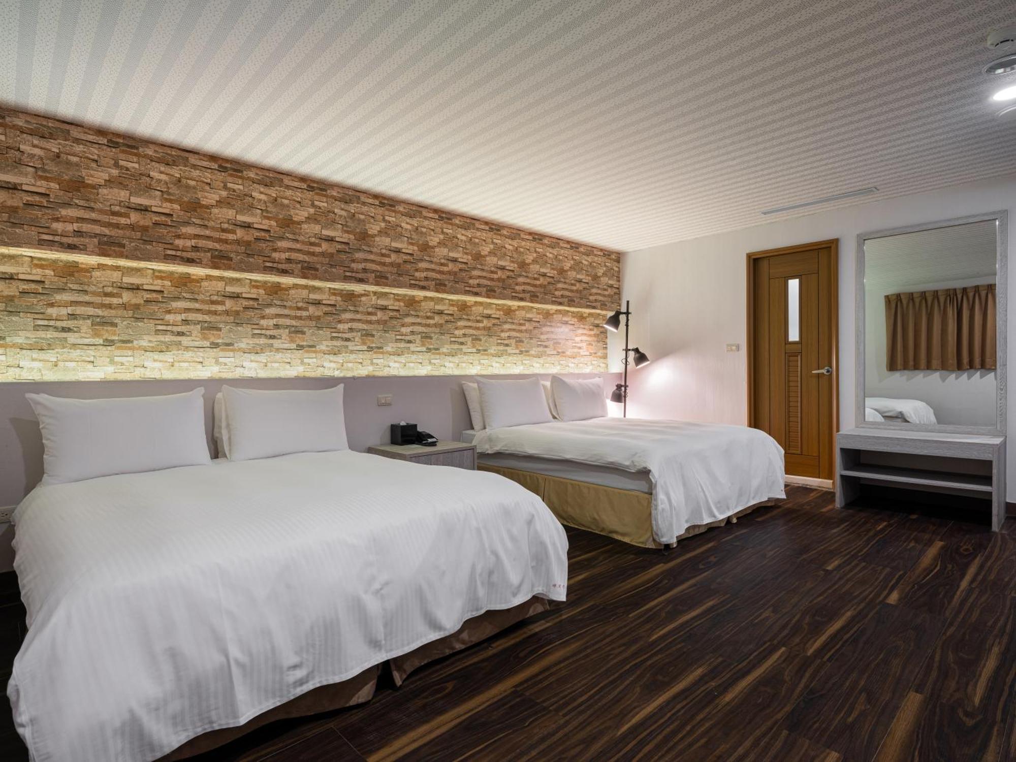 West Hotel Пули Екстериор снимка